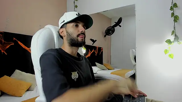 Snapshot of Ryan_Jackson_ chatting on October 16, 2025, 11:50 pm Ryan Jackson  online show from October 16, 2025, 11:50 pm