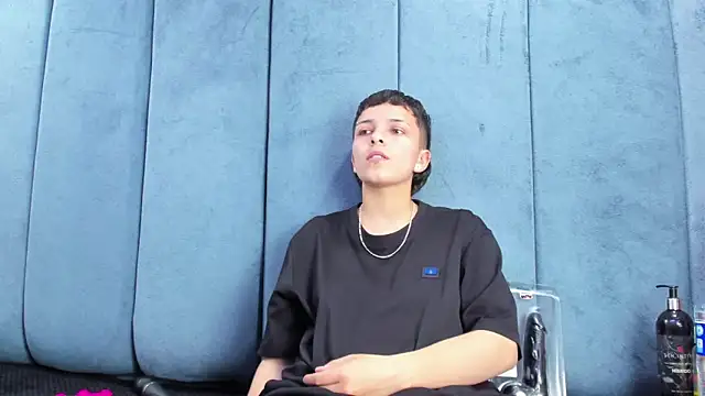 Megan Thompson  online show from February 13, 2026, 2:18 am