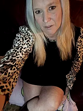 Snapshot of Bouncy-Bella28X chatting on January 12, 2026, 8:52 am Bouncy-Bella28X online show from January 12, 2026, 8:52 am