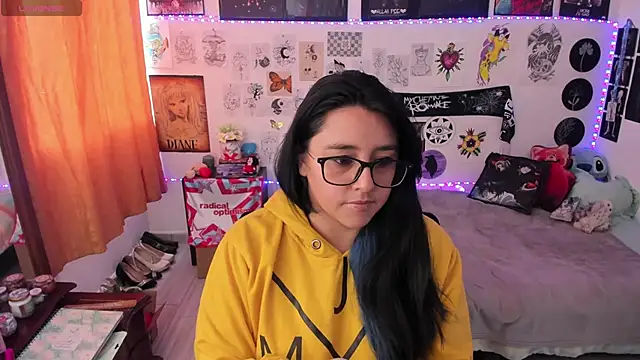 Cherry blush  online show from April 17, 2026, 9:07 pm