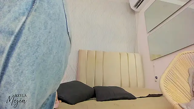 Snapshot of keyla_mejia chatting on February 26, 2026, 12:04 pm keyla mejia online show from February 26, 2026, 12:04 pm