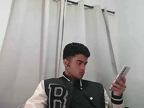 camillo beischel  online show from September 30, 2025, 7:41 pm