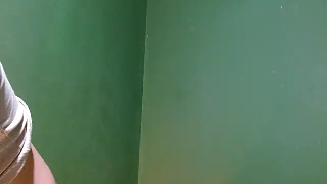 Snapshot of Roxiehood chatting on September 19, 2025, 2:35 am Roxiehood online show from September 19, 2025, 2:35 am