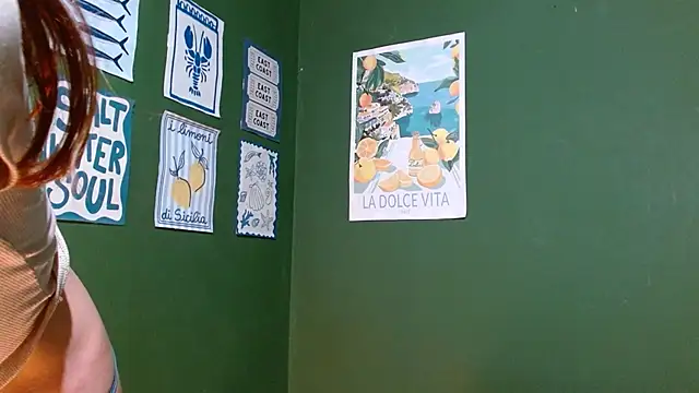 Snapshot of Roxiehood chatting on October 20, 2025, 2:23 am Roxiehood online show from October 20, 2025, 2:23 am