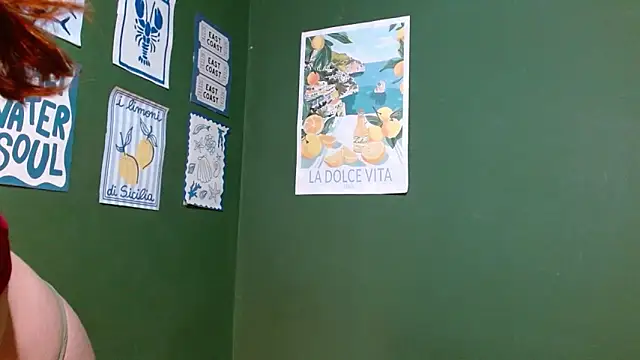 Snapshot of Roxiehood chatting on December 14, 2025, 10:25 pm Roxiehood online show from December 14, 2025, 10:25 pm