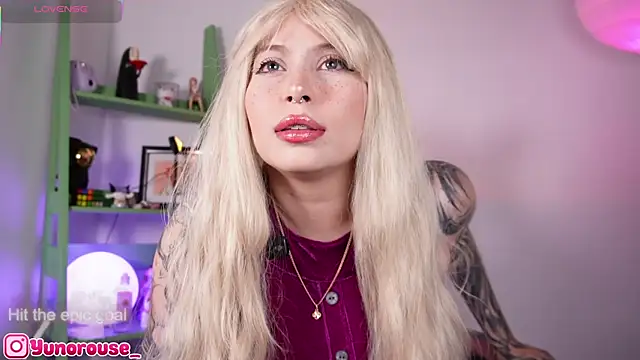 YunoRose  online show from October 18, 2025, 3:42 am