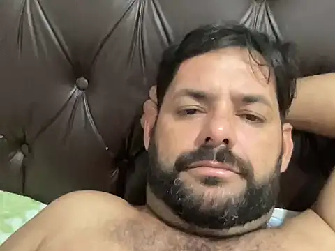 Snapshot of Almir10 chatting on May 28, 2026, 11:24 pm Almir10 online show from May 28, 2026, 11:24 pm
