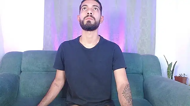 Snapshot of ReyPablo1 chatting on October 7, 2025, 10:18 pm ReyPablo1 online show from October 7, 2025, 10:18 pm