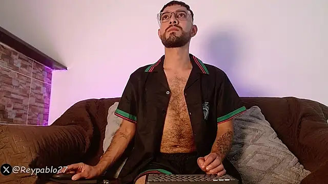 ReyPablo1 online show from April 12, 2026, 9:42 pm