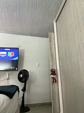 Bustykeyla online show from June 27, 2026, 11:43 pm