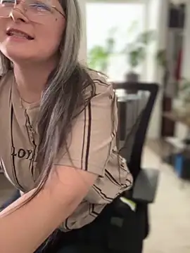 Alix Valentine online show from October 7, 2025, 8:28 pm