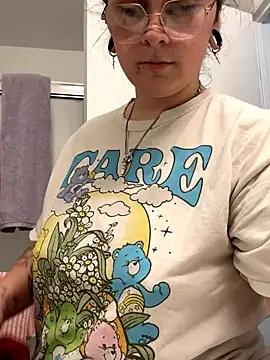 Alix Valentine online show from October 11, 2025, 4:27 pm