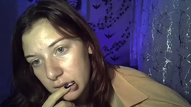 Lily Ember online show from October 27, 2025, 5:17 pm