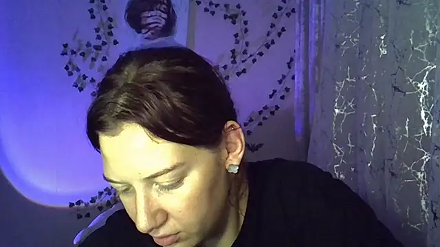 Lily Ember online show from November 2, 2025, 6:21 pm