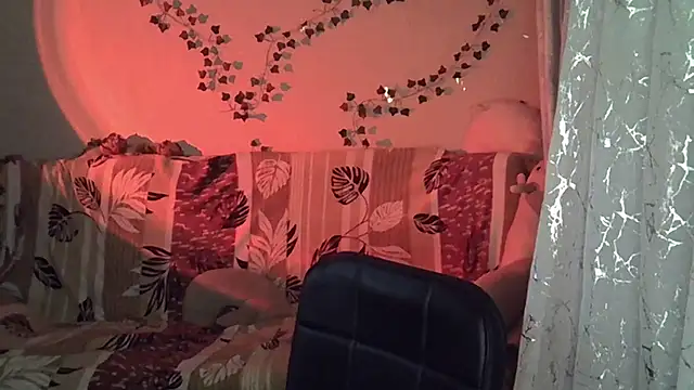 Lily Ember online show from November 26, 2025, 7:04 pm