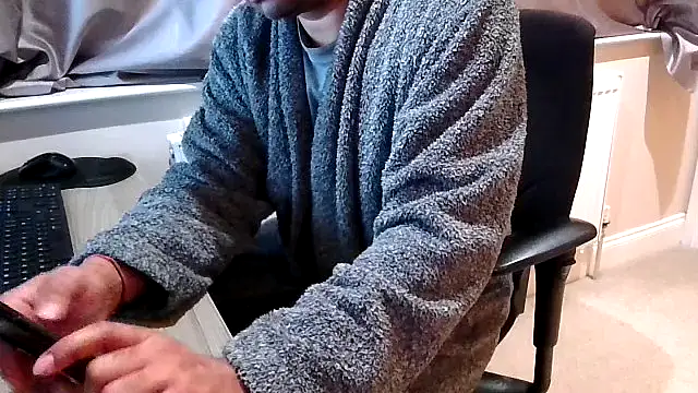 Snapshot of rogamuffin chatting on January 8, 2026, 11:29 pm rogamuffin online show from January 8, 2026, 11:29 pm