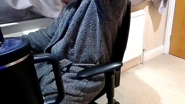 Snapshot of rogamuffin chatting on February 14, 2026, 12:18 am rogamuffin online show from February 14, 2026, 12:18 am