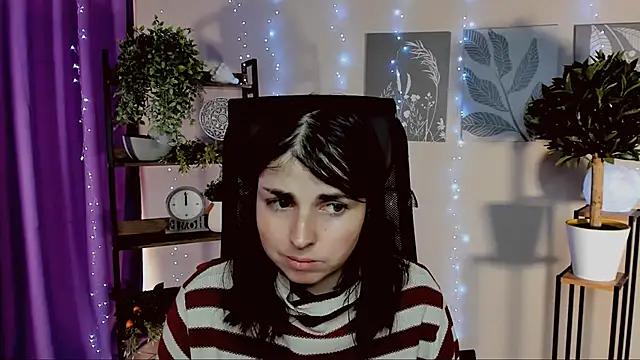 MartaEdams online show from February 10, 2026, 6:28 am