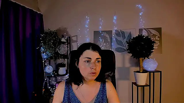 MartaEdams online show from May 19, 2026, 6:20 am