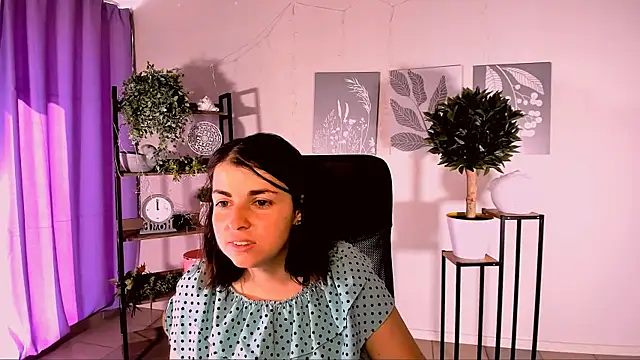 MartaEdams online show from June 9, 2026, 5:08 am