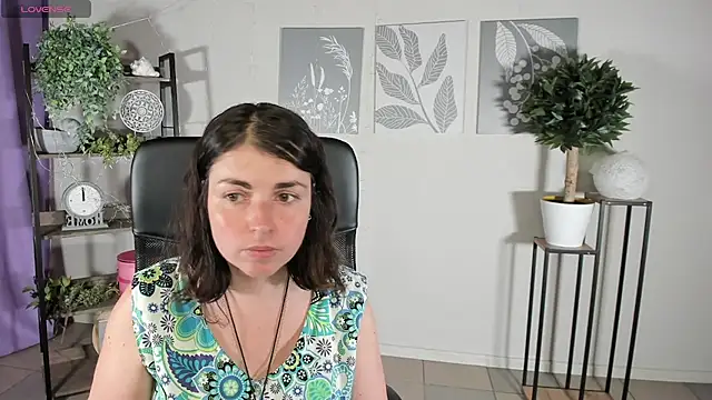 MartaEdams online show from June 24, 2026, 5:06 am