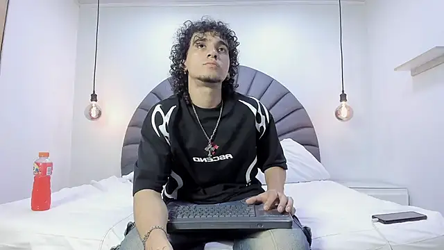 JackesTaylor online show from May 17, 2026, 4:32 am