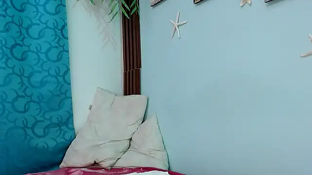 eladyrous98 online show from September 14, 2025, 4:22 am