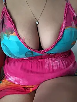 jadeamourim   online show from May 28, 2026, 6:16 pm