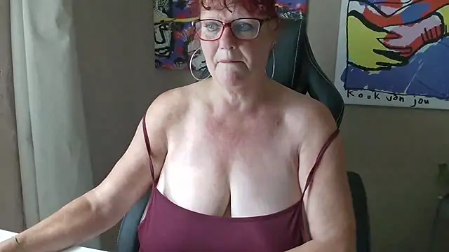 -Curvy- online show from June 4, 2026, 8:53 am