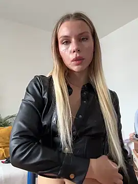 SexyMommyKate online show from October 3, 2025, 10:45 am