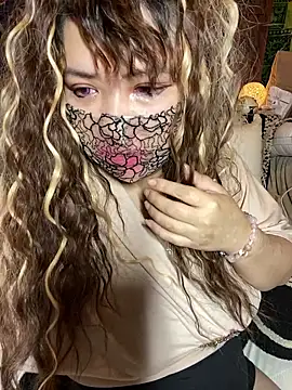 Snapshot of xoxLILxMELOxox chatting on October 10, 2025, 4:28 pm xoxLILxMELOxox online show from October 10, 2025, 4:28 pm