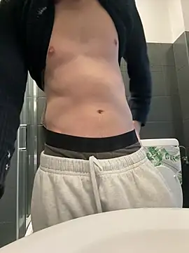 Snapshot of mario231197 chatting on February 18, 2026, 6:20 am mario231197 online show from February 18, 2026, 6:20 am