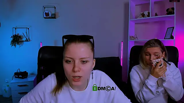 foxy tease  online show from November 9, 2025, 9:51 am