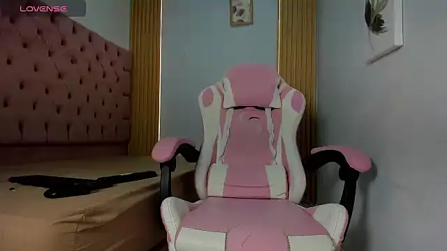 Darkknightx01 online show from September 11, 2025, 1:28 am