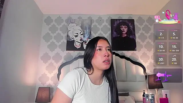 Snapshot of SarahMiler_ chatting on November 1, 2025, 7:49 pm SarahMiler online show from November 1, 2025, 7:49 pm