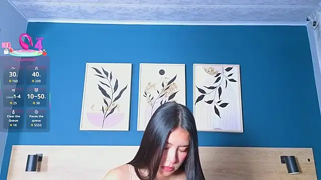 Snapshot of SarahMiler_ chatting on November 11, 2025, 7:47 pm SarahMiler online show from November 11, 2025, 7:47 pm