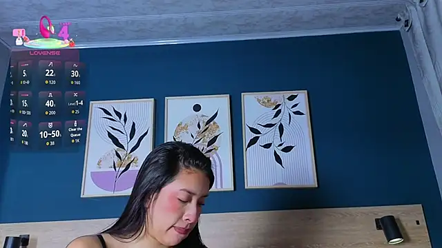 Snapshot of SarahMiler_ chatting on November 18, 2025, 7:51 pm SarahMiler online show from November 18, 2025, 7:51 pm