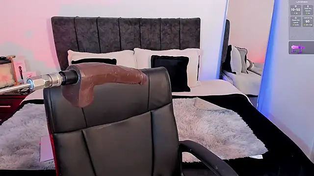 Taylormaxwell online show from March 5, 2026, 11:01 pm