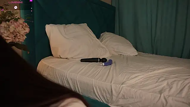 ywixos online show from March 28, 2026, 2:38 pm