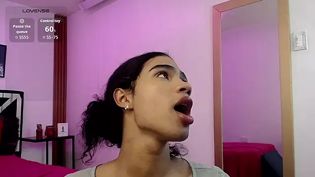 Snapshot of FELINEXOXO chatting on September 25, 2025, 12:09 pm FELINEXOXO online show from September 25, 2025, 12:09 pm