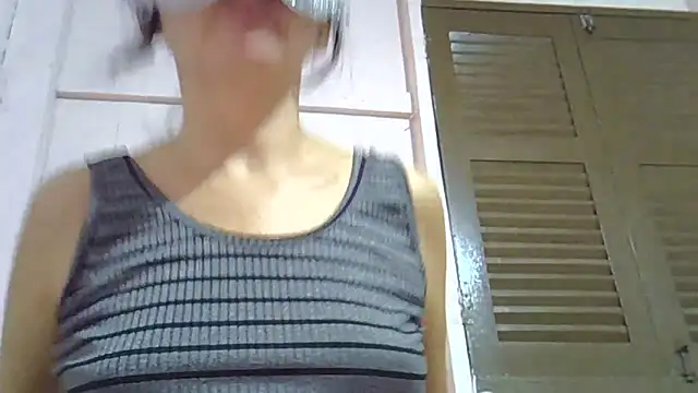 Luana sexy42 online show from April 17, 2026, 3:20 am