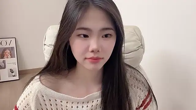Snapshot of suki-1 chatting on May 4, 2026, 10:55 am suki-1 online show from May 4, 2026, 10:55 am