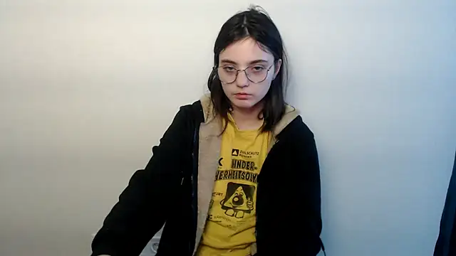 Snapshot of Sun_Shine__ chatting on February 9, 2026, 1:04 pm Sun Shine online show from February 9, 2026, 1:04 pm