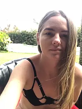 Snapshot of Angiehuston1 chatting on September 22, 2025, 2:08 pm Angiehuston1 online show from September 22, 2025, 2:08 pm