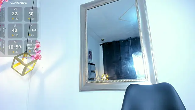 lianfox  online show from October 31, 2025, 12:50 pm