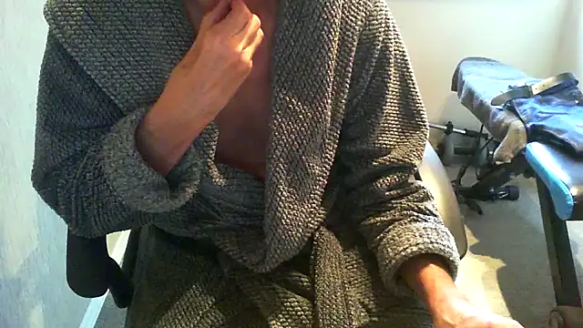 Snapshot of rogpb chatting on October 17, 2025, 8:39 am rogpb online show from October 17, 2025, 8:39 am