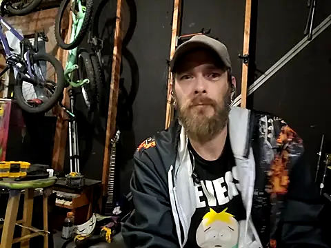 thejuicybacon online show from October 15, 2025, 6:02 am