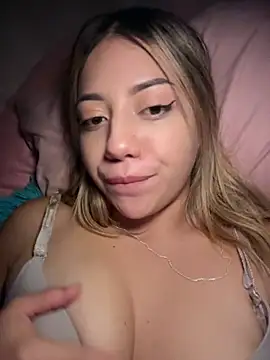 MissCat  online show from December 22, 2025, 2:52 am