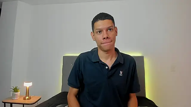 Snapshot of milo_cruz chatting on December 2, 2025, 9:36 am milo cruz online show from December 2, 2025, 9:36 am