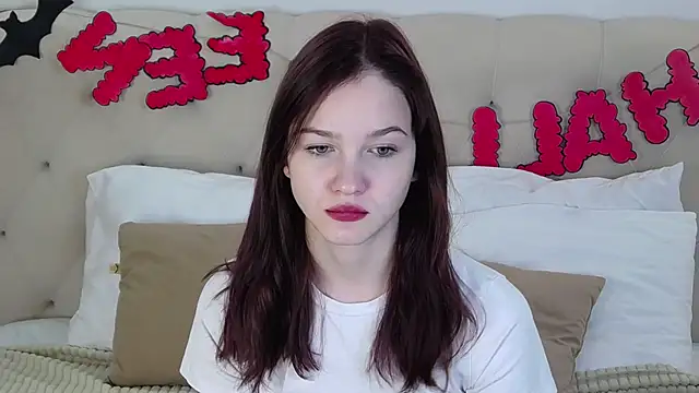 MichelleRoux online show from November 1, 2025, 12:40 pm